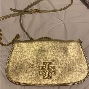 tory burch britten clutch
